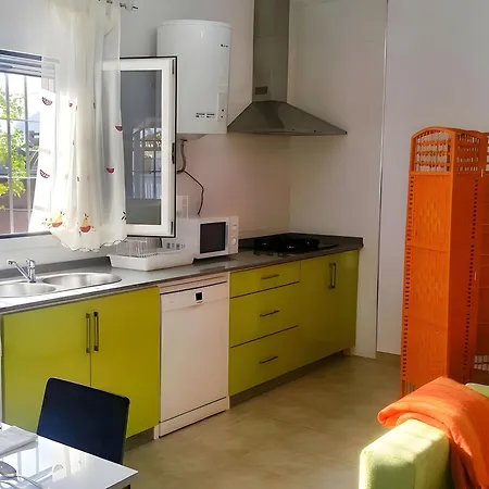 Casa Con Jardin Privado Y Zona De Barbacoa דירה