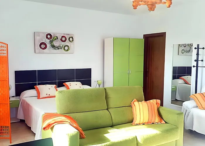 Casa Con Jardin Privado Y Zona De Barbacoa